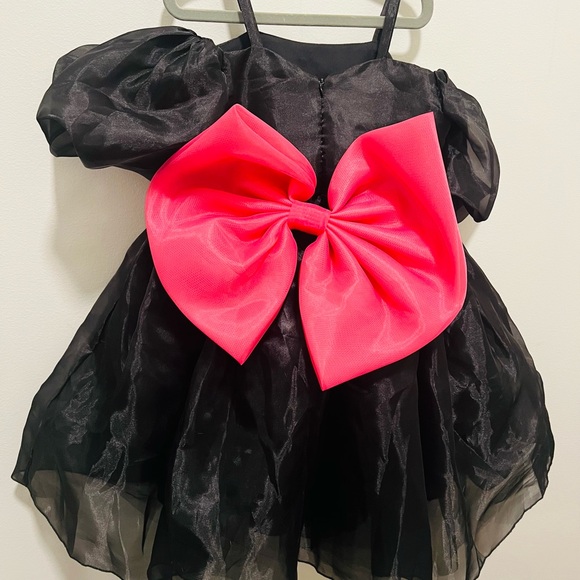 SHEIN Black Dress with Pink Accent for Kids - Picture 4 of 7